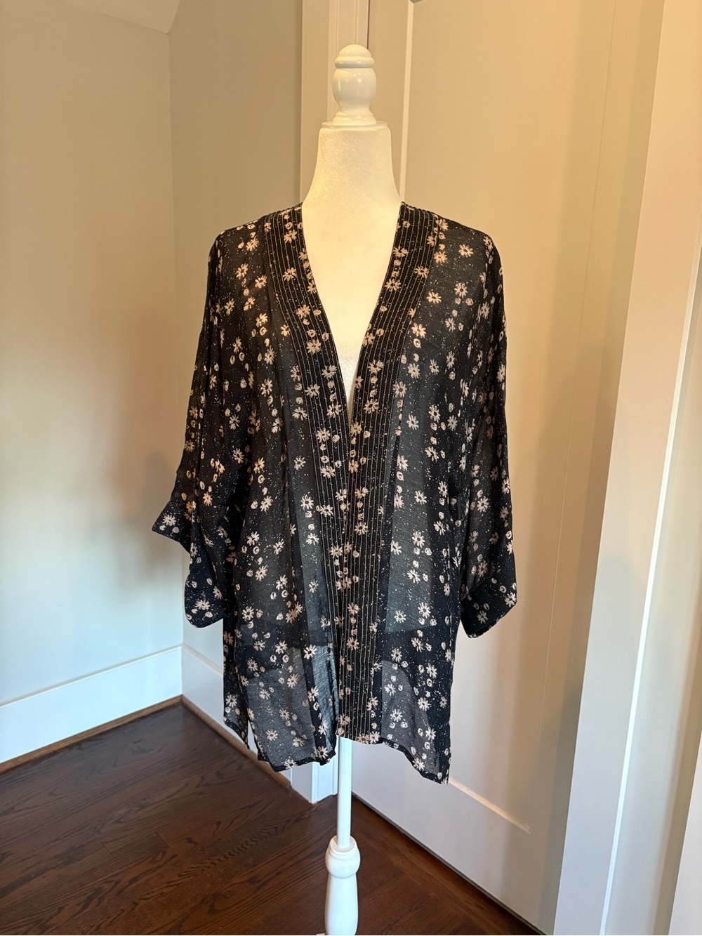Black Floral Lightweight Kimono Jacket